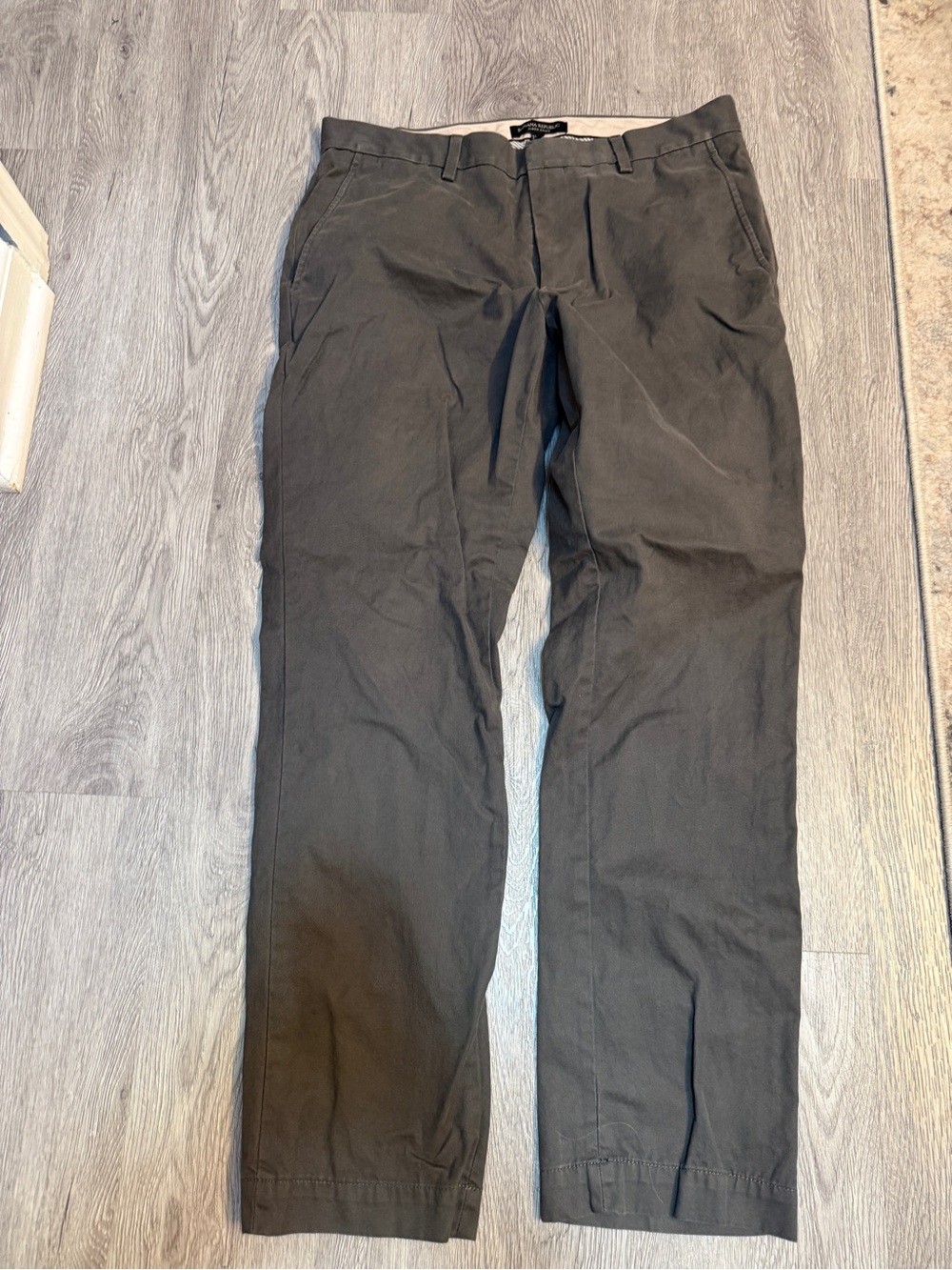 Banana Republic Mens Aiden Chino 32x30 Charcoal Gray Slim Fit Stretch Pants